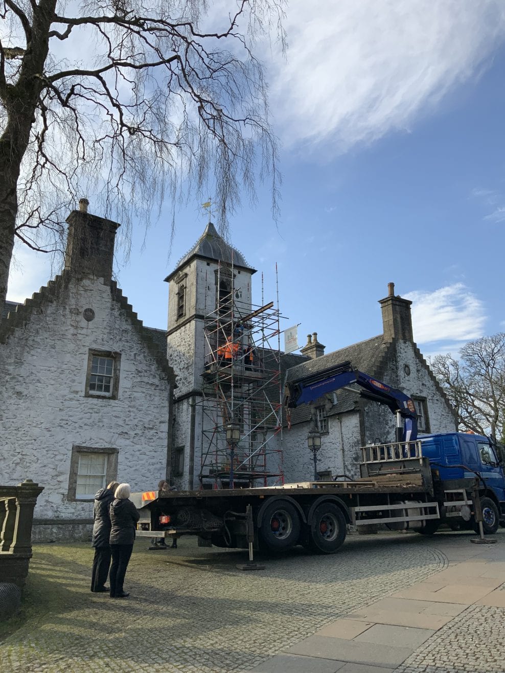 Dismantling sandstone statue from Cowane's Hospital, Stirling