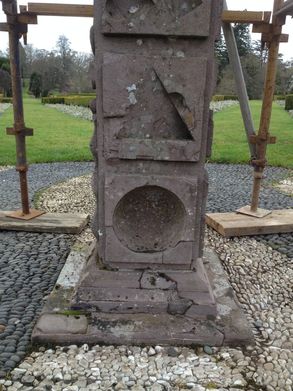 Drummond Castle Sundial structural degerioration issues at the base, during dismantling 2017