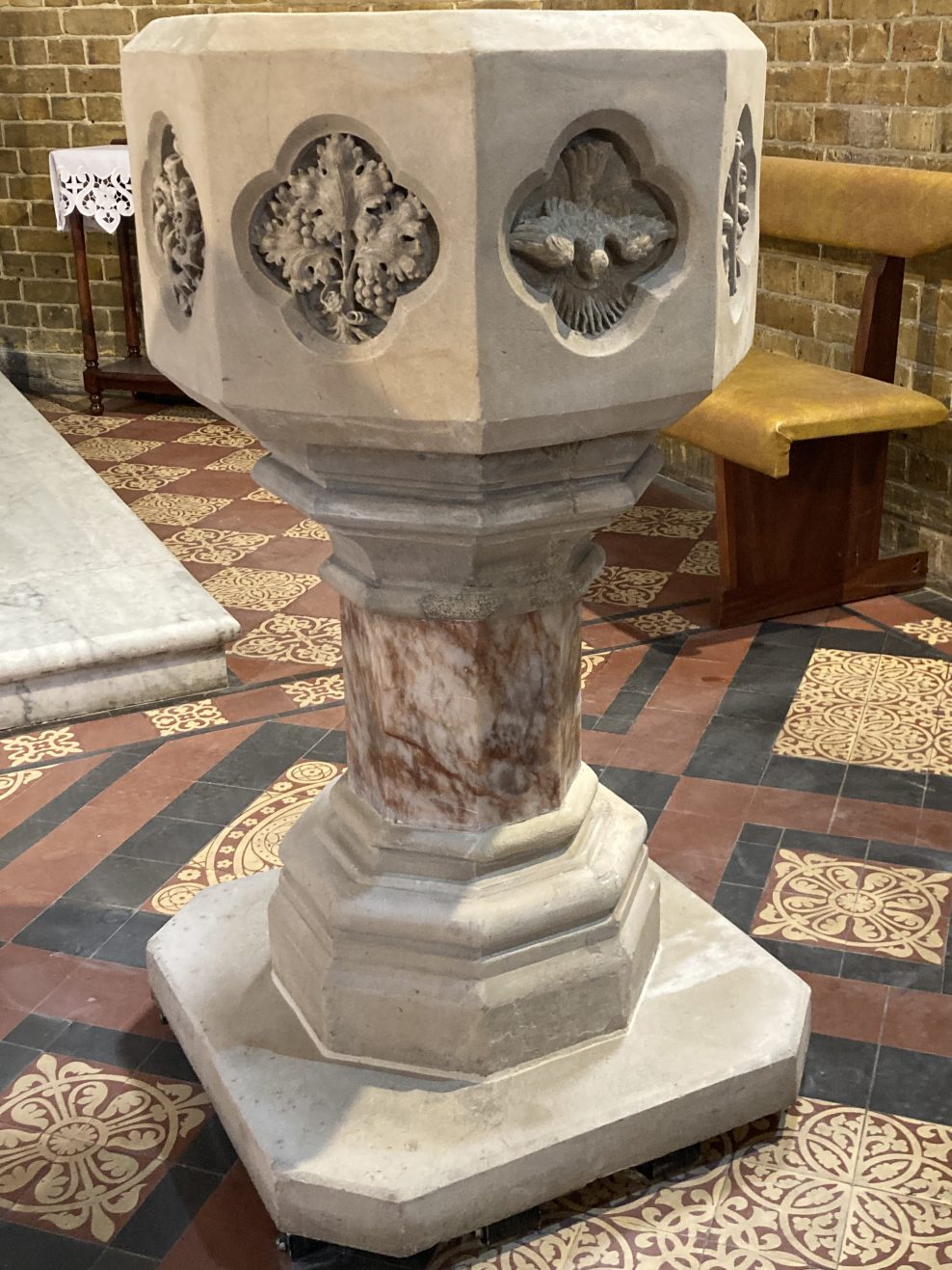 Font of the Sacred Heart R.C. – Sittingbourne – KENT